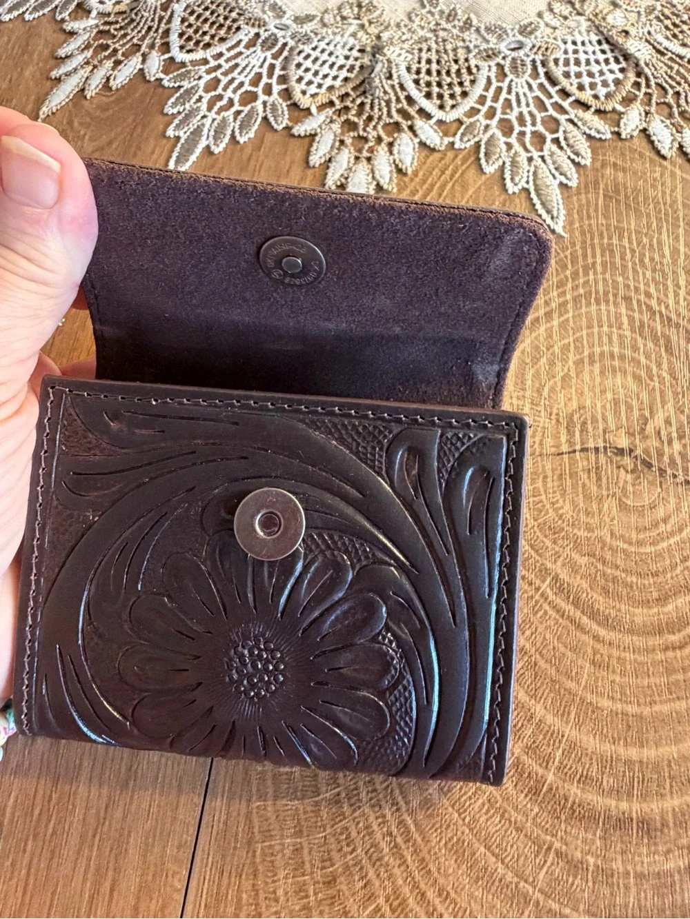 Dk Brown Tooled Leather Snap Wallet. Suede inside with 6 Card Slots. Very Nice!